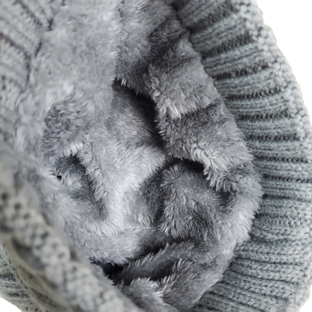 Britt's Knits Grey Plush Lined Pom Pom Knit Beanie Size OS - Picture 5 of 5